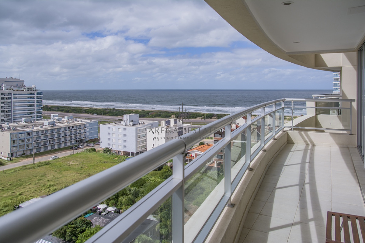 Apartamento ID.2653 - Vende apartamento de 3 dormitorios + dependencia , en brava , Punta del Este 