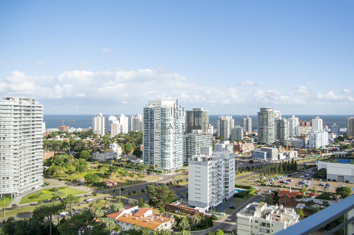 Apartamento ID.4195 - Vende apto de 2 dormitorios en Miami Boulevard ! Punta del este