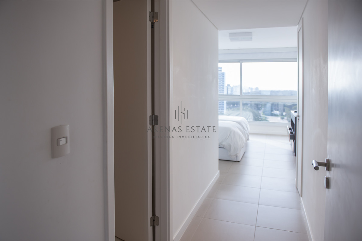Apartamento ID.3467 - Espectacular departamento frente al mar en venta, 2 dorm + dep en venta