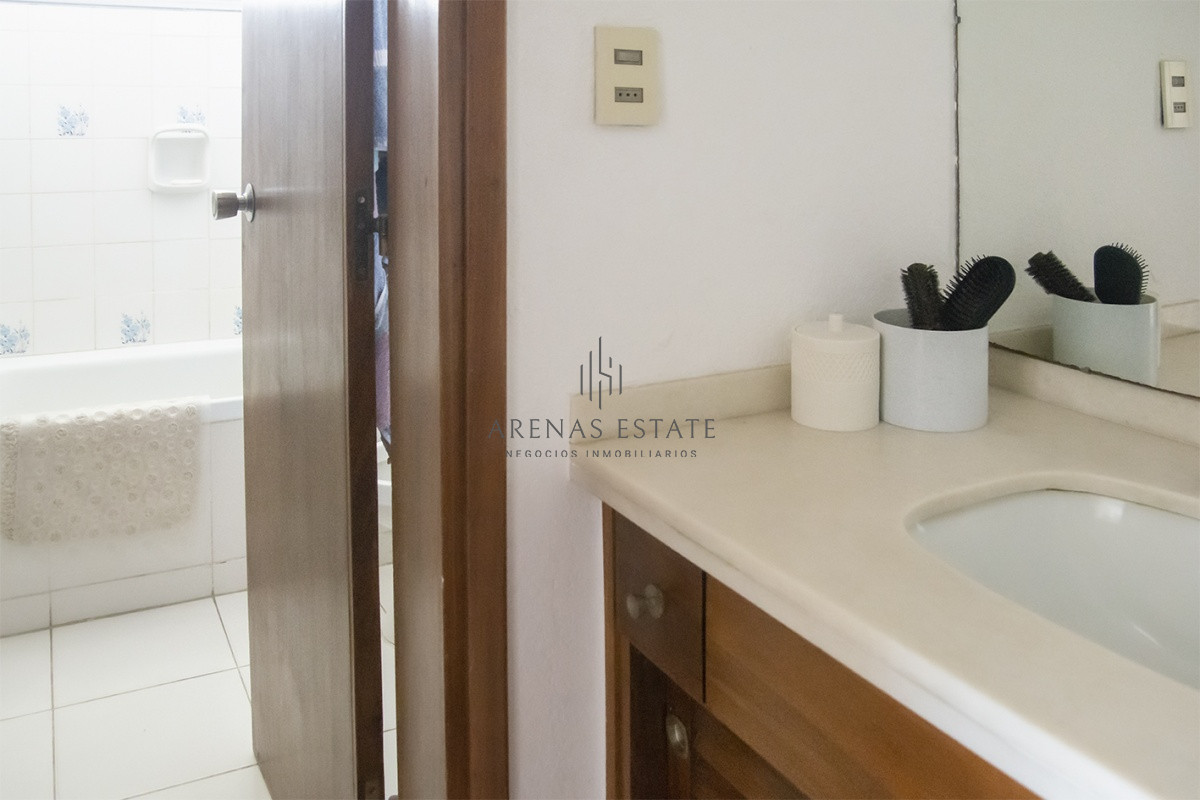 Apartamento ID.2541 - Apartamento en venta, Torre Fragata con hermosa vista al mar.