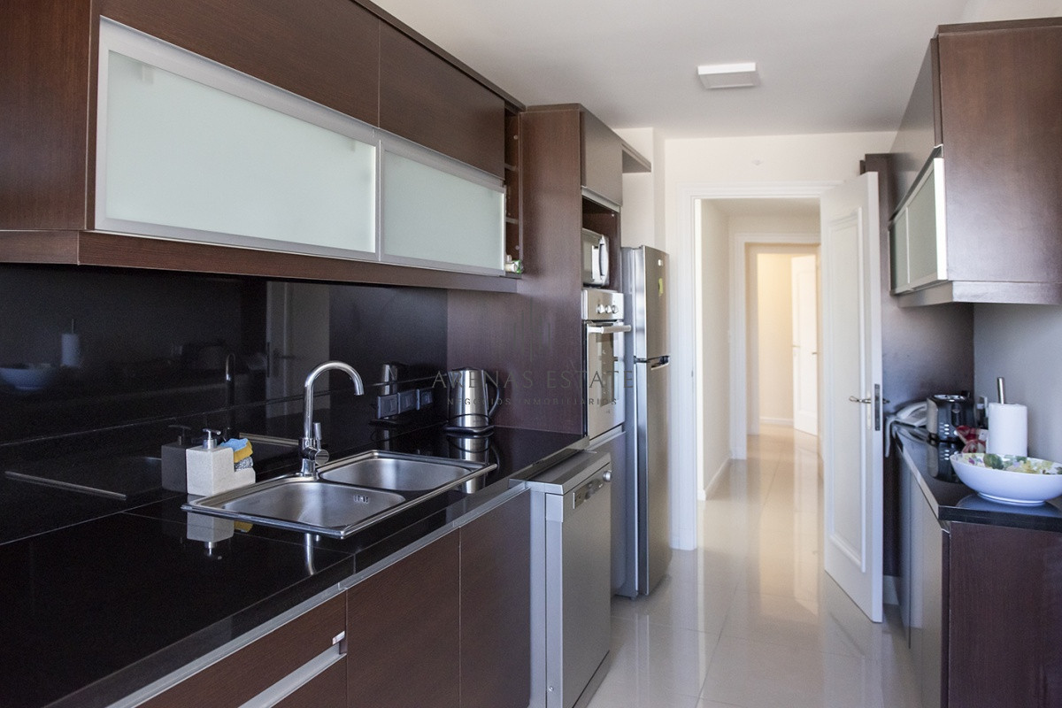 Apartamento ID.3376 - Apartamento de 2 dormitorios en Torre Imperiale , Punta del este , Playa Brava 