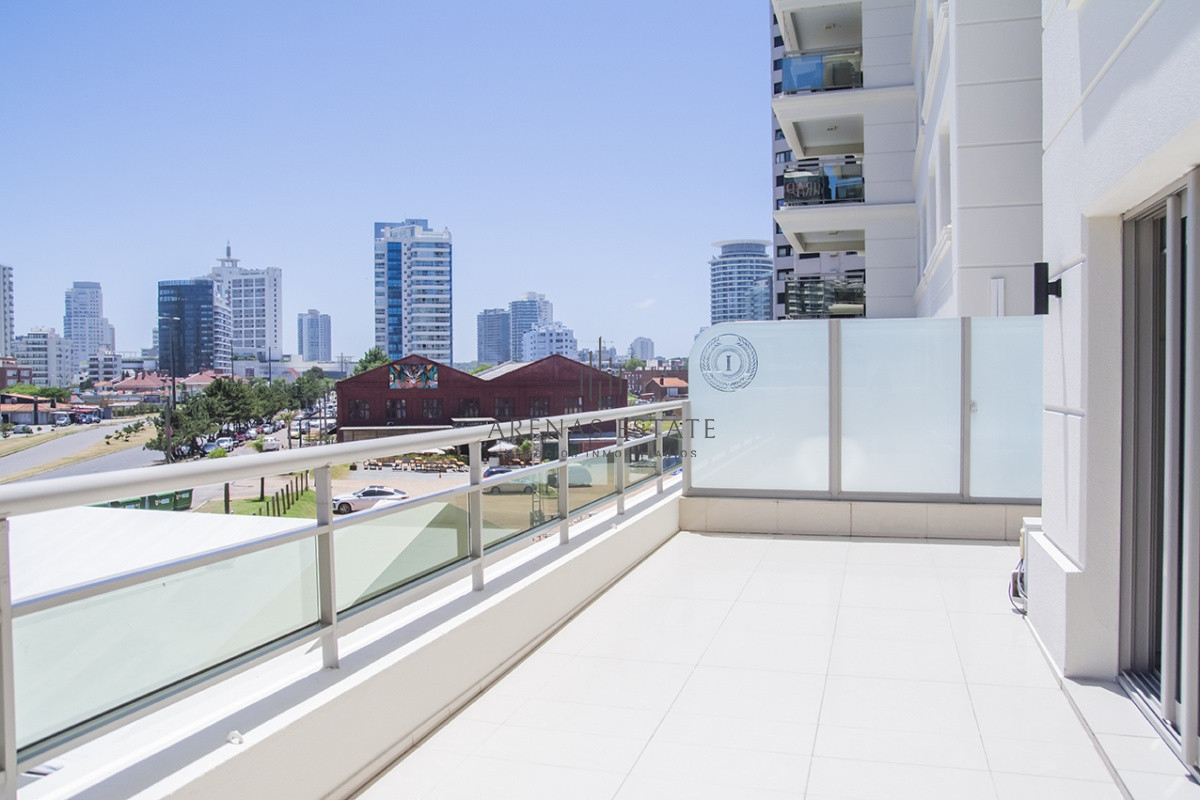 Apartamento ID.3686 - Departamento en venta con amplios dormitorios. Torre Imperiale.