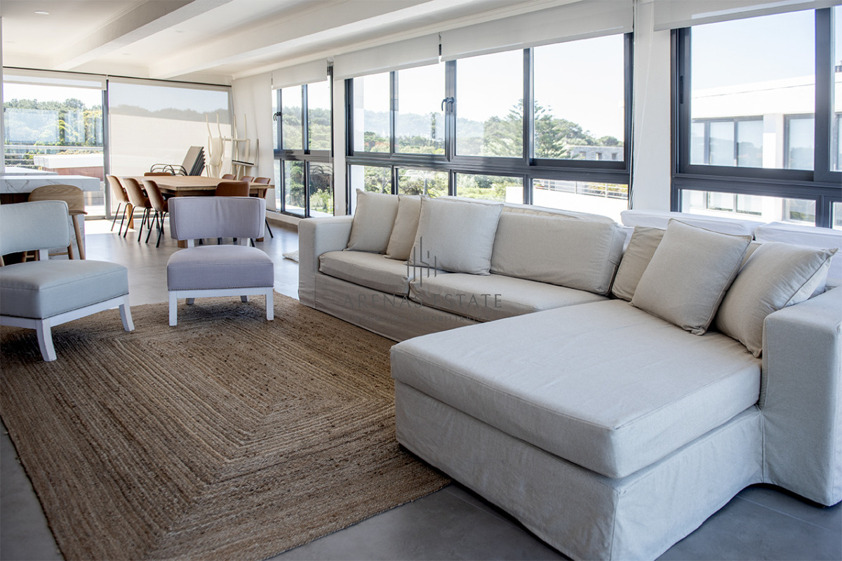 Apartamento ID.2052 - Penthouse frente al mar en venta en Blue Bird, 3 dormitorios en suite. Punta del este