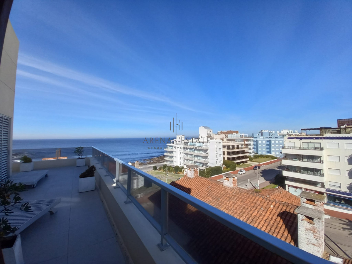 Apartamento ID.2526 - Departamento de 3 dormitorios con parrillero en venta, edificio nuevo en la Peninsula.