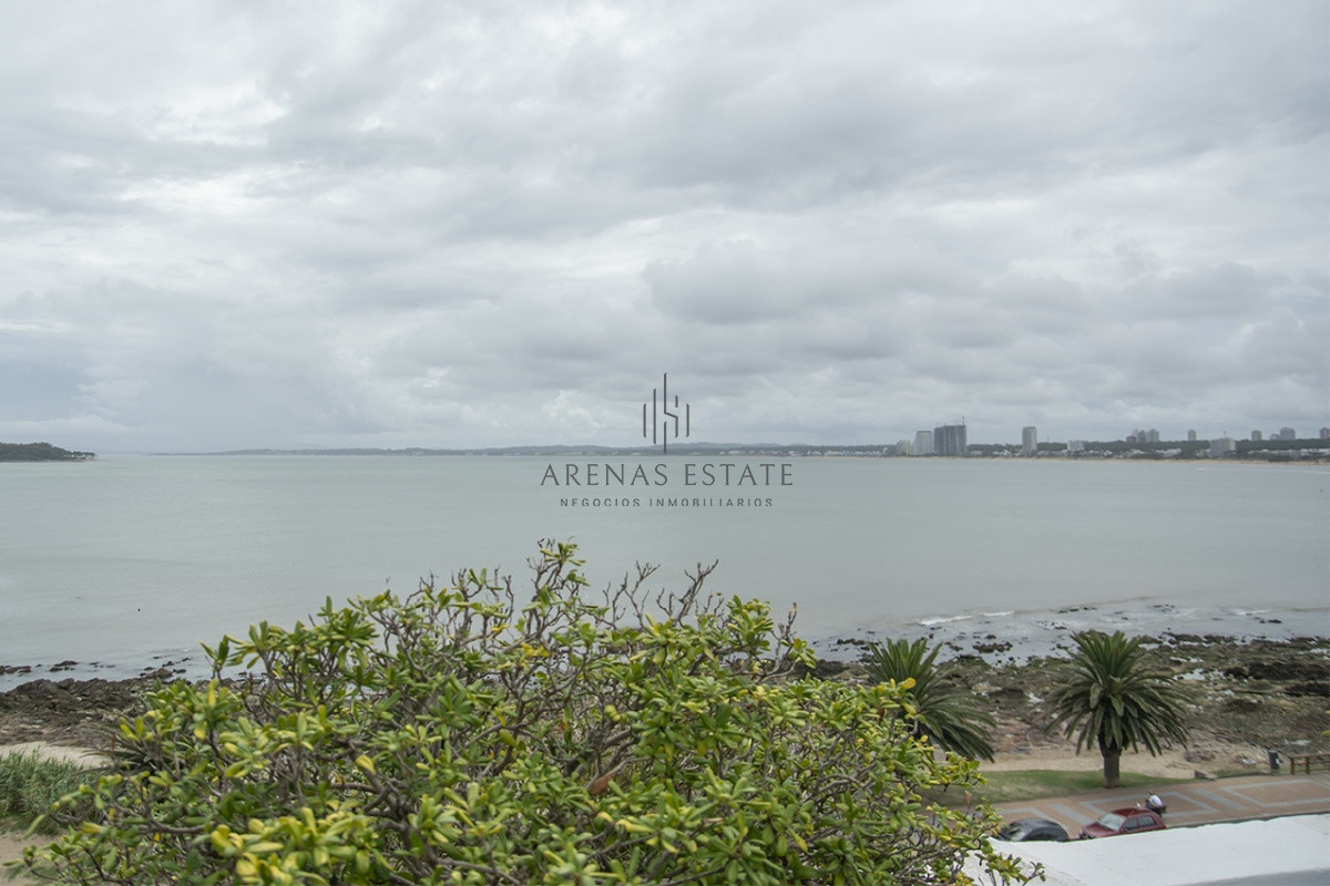 Apartamento ID.2984 - Departamentos en venta de 3 dormitorios Frente al Puerto , Punta del este 