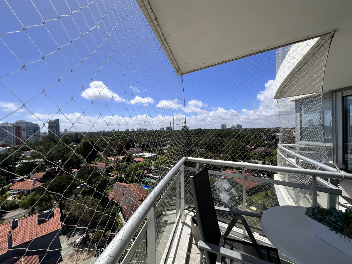 Apartamento ID.3489 - Vende Apartamento de 3 dormitorios en Sunrise Tower, Punta del Este 
