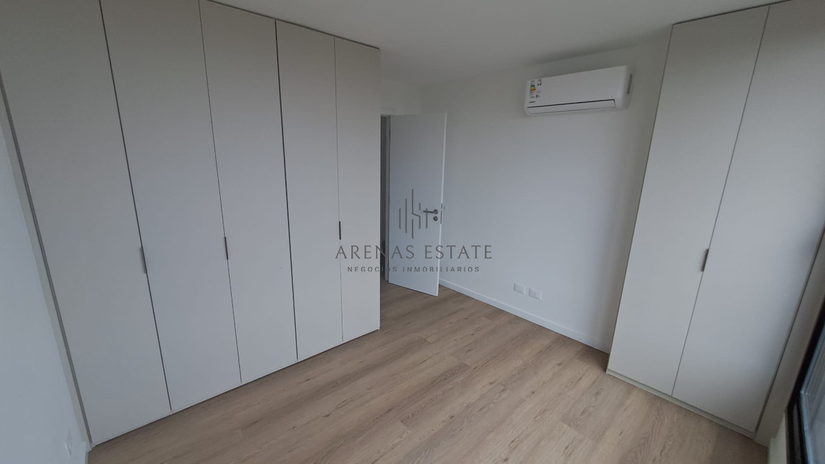 Apartamento ID.4160 - Vende apartamento de 2 dormitorios en punta del este