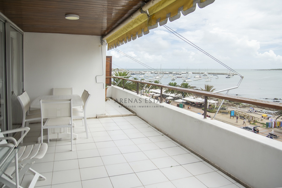 Apartamento ID.2984 - Departamentos en venta de 3 dormitorios Frente al Puerto , Punta del este 