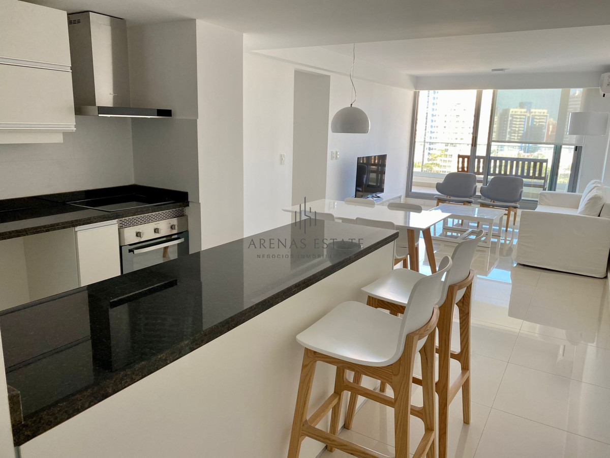 Apartamento ID.814 - Venta Apartamento de 2 dormitorios en Playa Brava a pocos metros del mar!