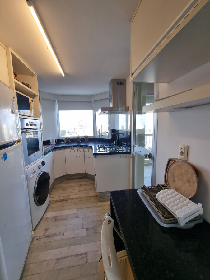 Apartamento ID.3800 - Vende espectacular apartamento de 3 dormitorios en Punta del Este