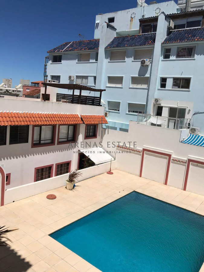 Apartamento ID.4194 - Apartamento en venta en Peninsula, Punta del Este 