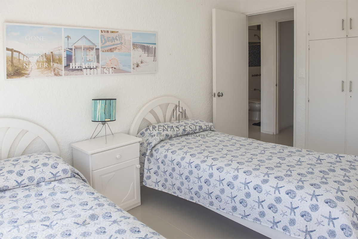 Apartamento ID.4014 - Apartamento en Venta de 2 dormitorios en Edificio Panorama , Punta del este 