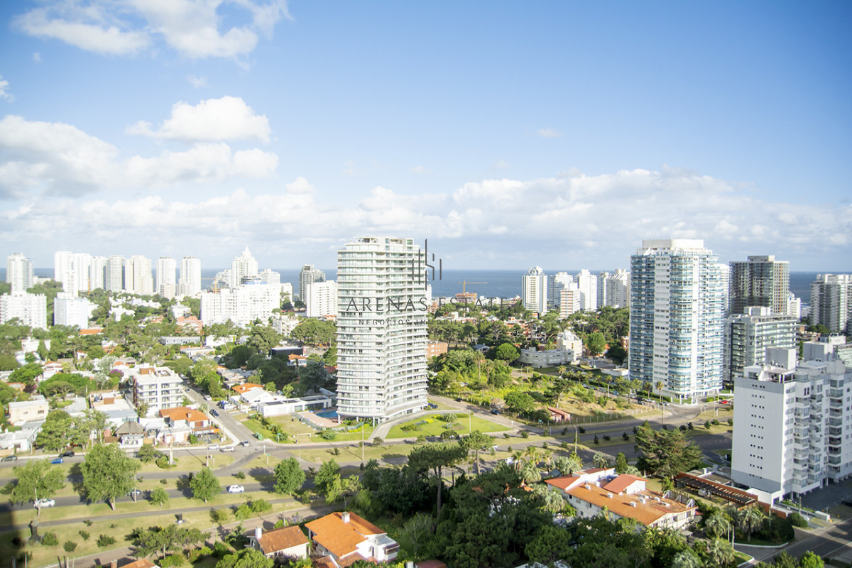 Apartamento ID.4195 - Vende apto de 2 dormitorios en Miami Boulevard ! Punta del este