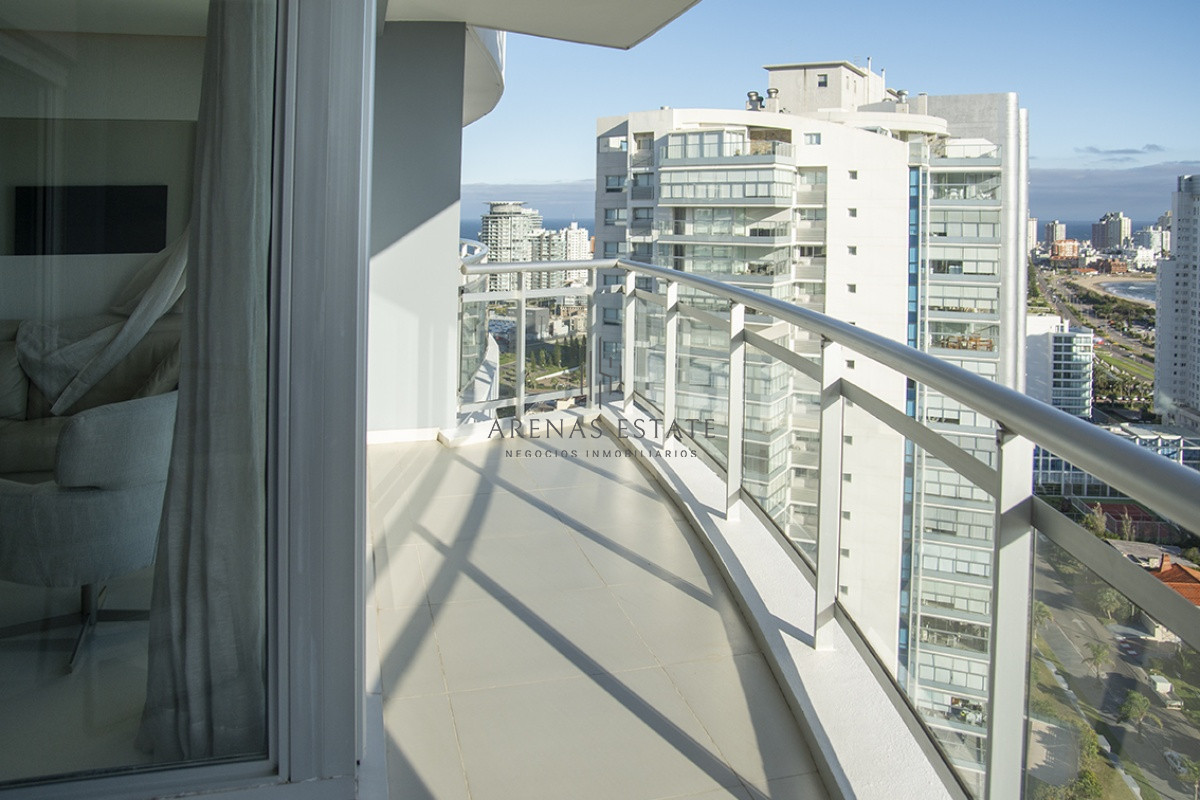 Apartamento ID.2146 - Oportunidad en playa mansa, finamente decorado. Sunrise Tower