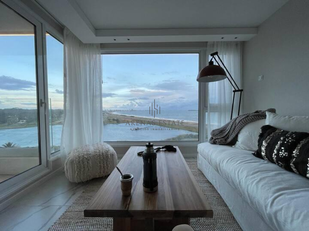 Apartamento ID.3359 - Vende apartamento con vista al mar de 3 suites, en Mansa- Punta del Este.