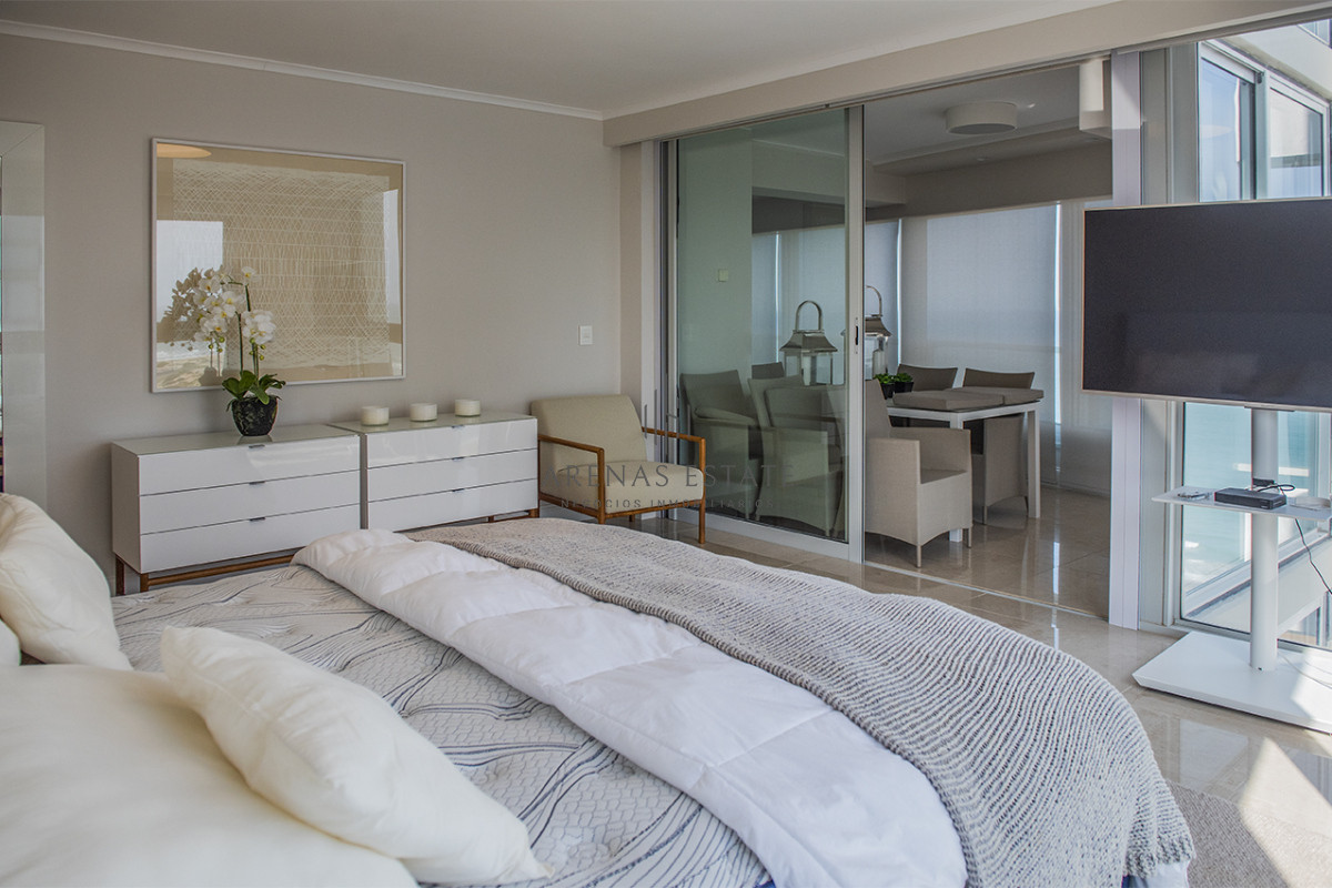 Apartamento ID.3470 - Departamento d 3 dormitoios + dependencia en venta en Playa Brava