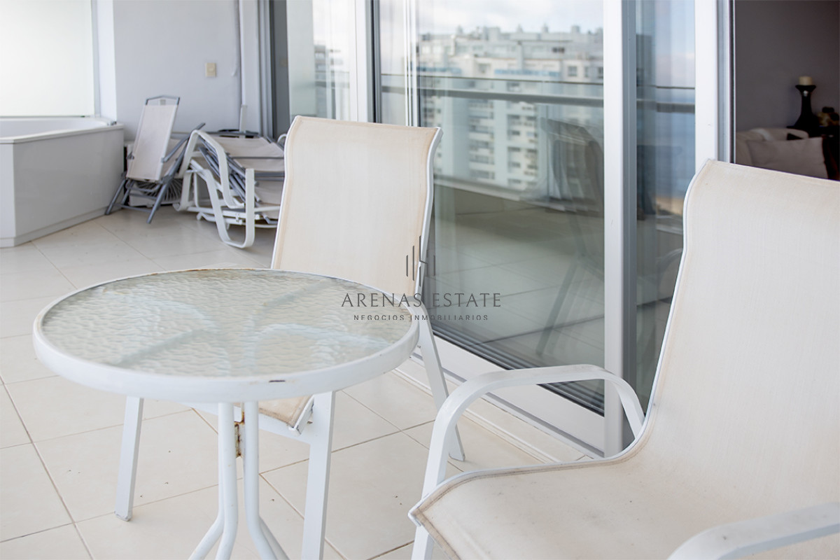 Apartamento ID.2822 - Apartamento de 2 dormitorios en Venta en Playa Mansa , Punta del este 