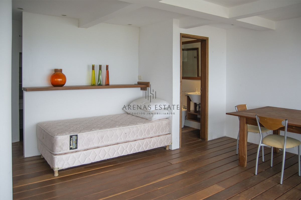 Apartamento ID.2050 - Penthouse en venta muy cómodo e iluminado. 4 dormitorios + dep. 