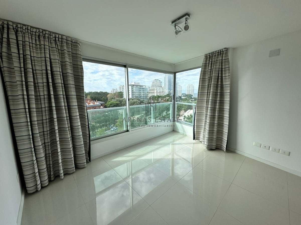 Apartamento ID.2501 - Vende apartamento de 3 dormitorios en Gala Vista, Punta del Este 