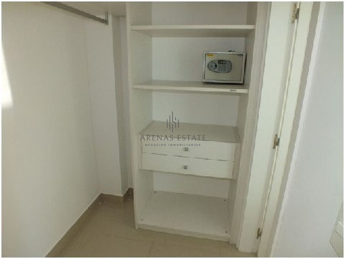 Apartamento ID.2049 - Venta Apartamento de 3 dormitorios en zona Brava, Punta del Este