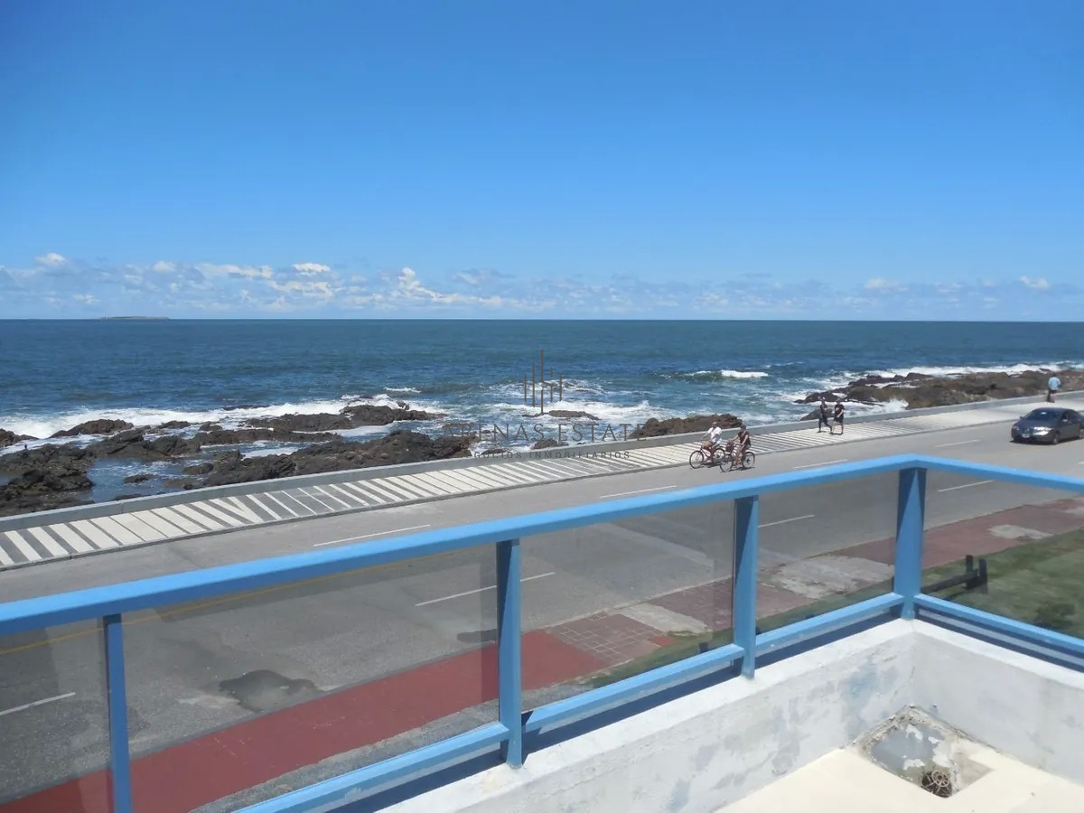 Apartamento ID.2848 - Apartamento en venta de 3 dormitorios en Península , Punta Del Este 