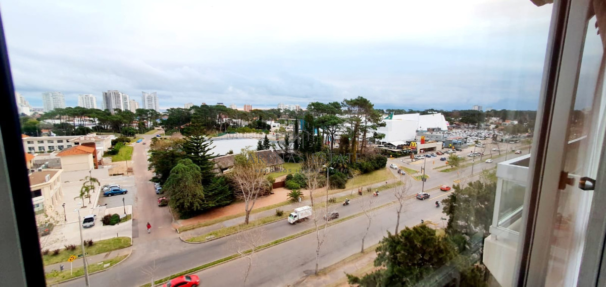 Apartamento ID.2884 - Apartamento en Venta de 3 dormitorios en Roosevelt , Punta del este 