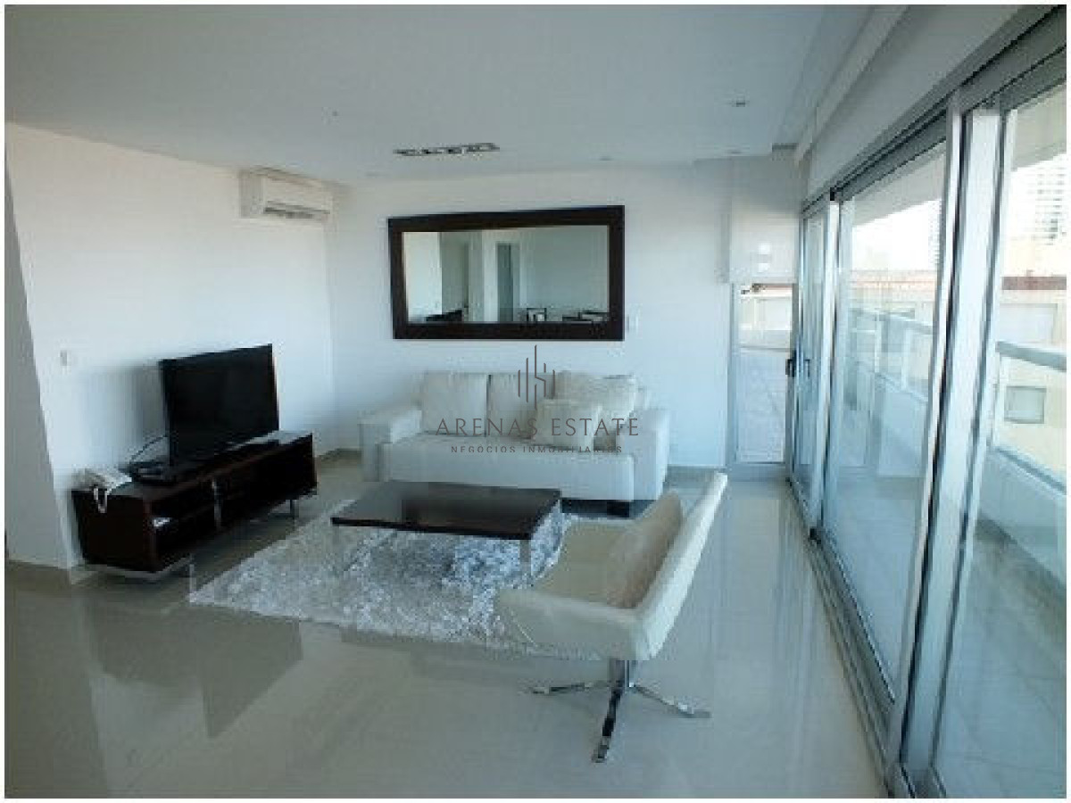 Apartamento ID.2049 - Venta Apartamento de 3 dormitorios en zona Brava, Punta del Este