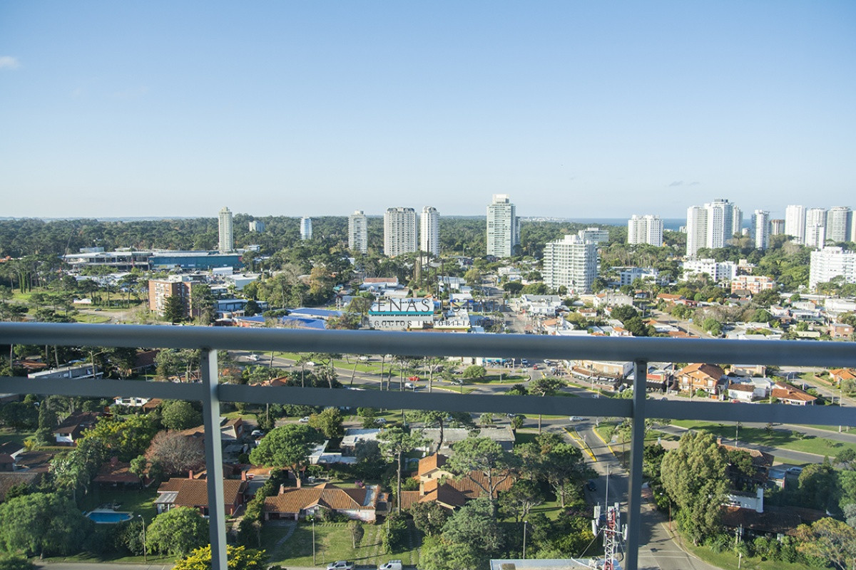 Apartamento ID.2146 - Oportunidad en playa mansa, finamente decorado. Sunrise Tower