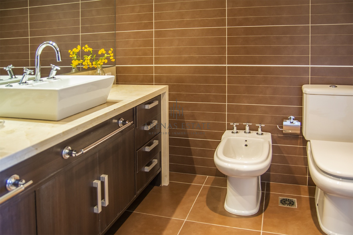 Apartamento ID.3379 - Departamento de 2 dormitorios a pasos del Mar , Punta del este 