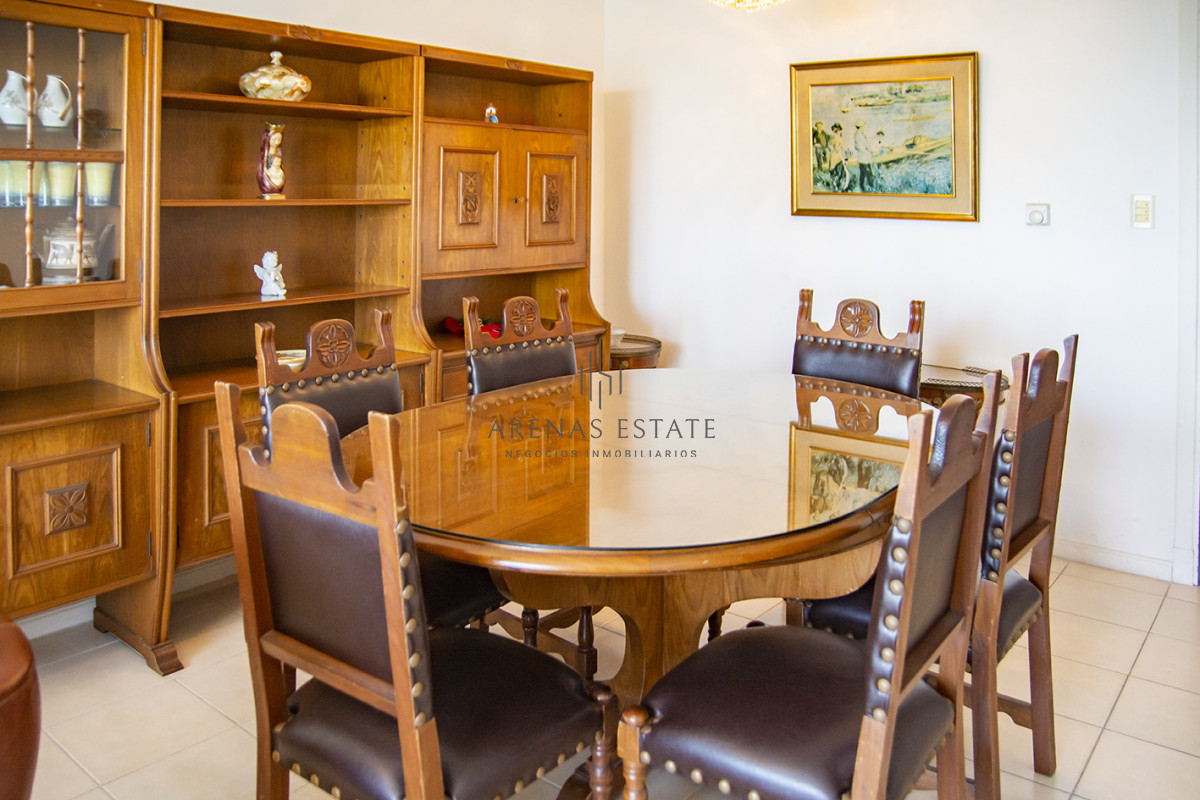 Apartamento ID.4177 - Vende apto de 2 dormitorios con vista al mar en Punta del este