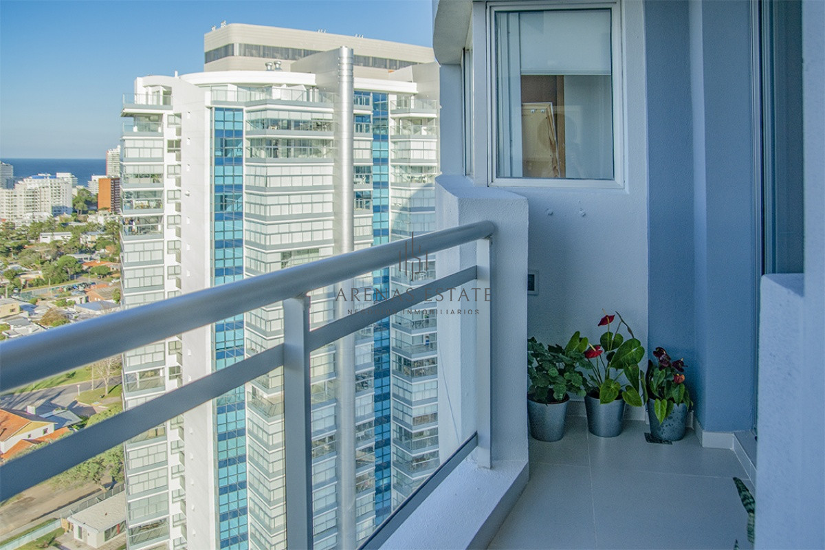 Apartamento ID.2146 - Oportunidad en playa mansa, finamente decorado. Sunrise Tower