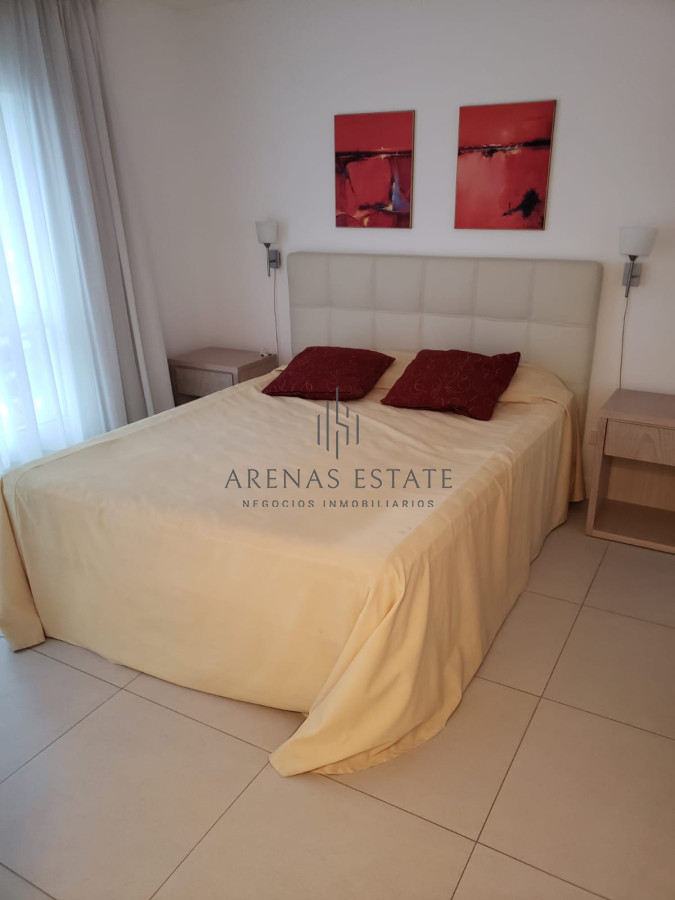 Apartamento ID.3457 - Vende apartamento de 2 dormitorios en Punta del Este