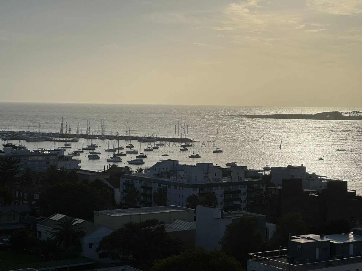 Apartamento ID.3791 - Vende apartamento de 3 dormitorios en Torre Gattas, Punta del Este 