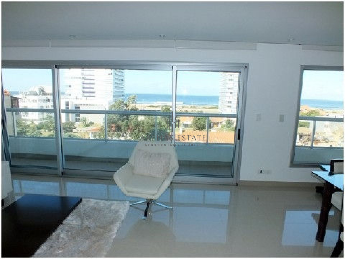 Apartamento ID.2049 - Venta Apartamento de 3 dormitorios en zona Brava, Punta del Este