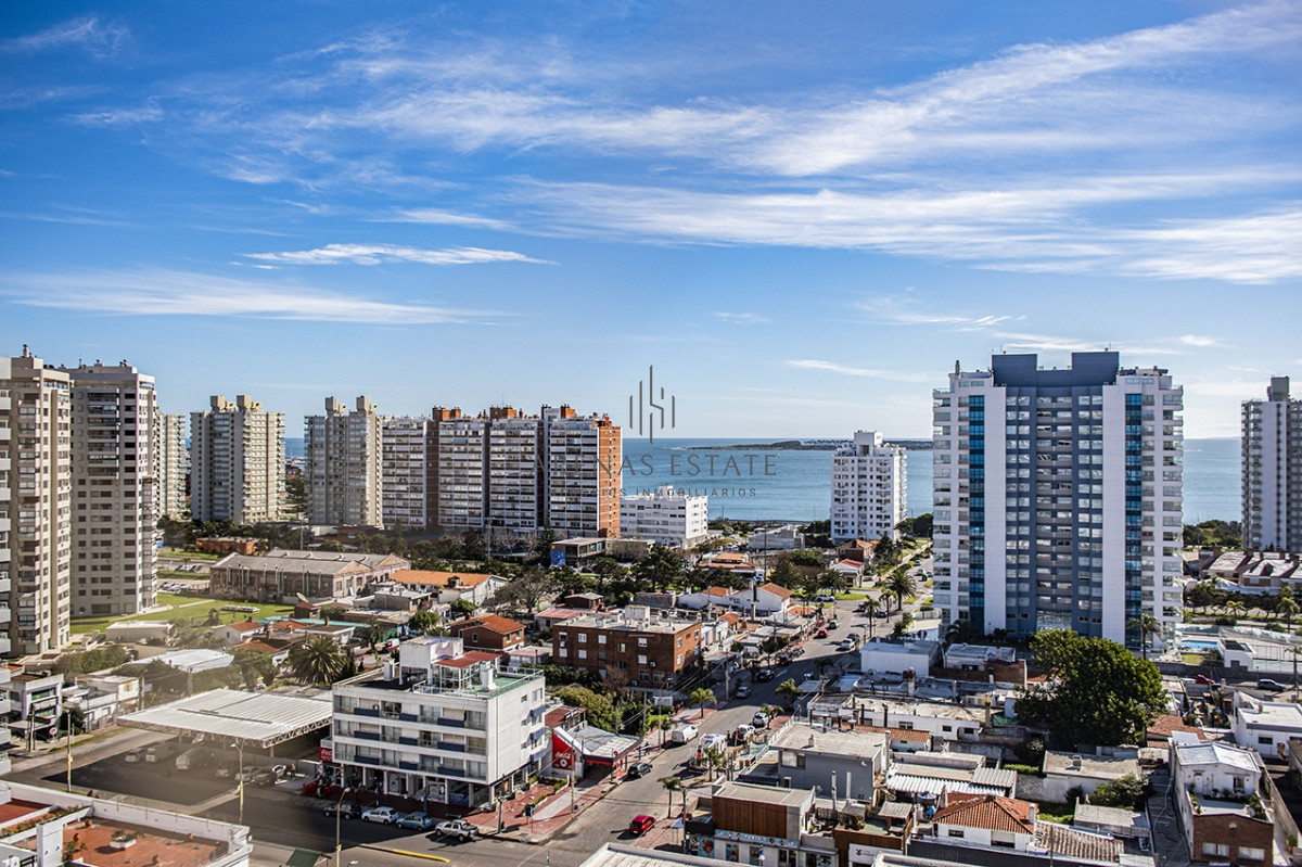 Apartamento ID.3098 - Piso alto con vista panoramica, 1 dormitorio y medio en venta. Punta del Este