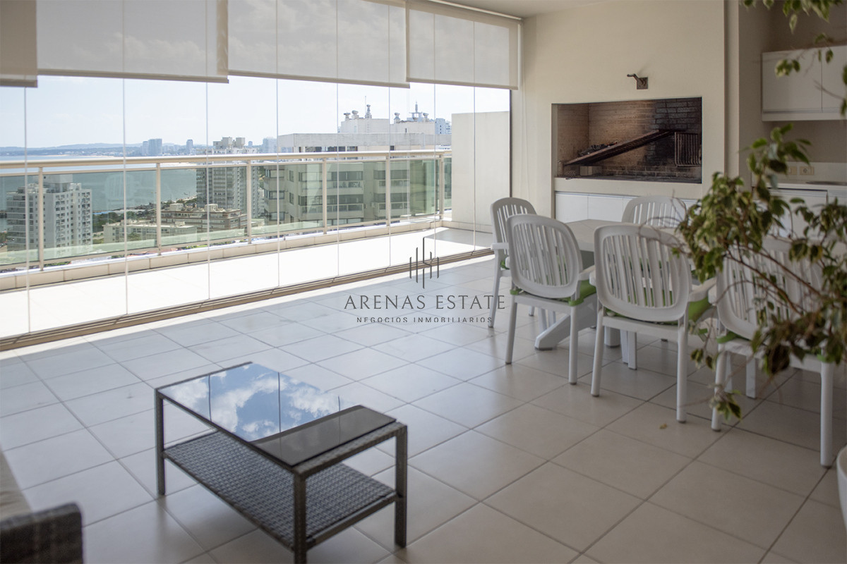 Apartamento ID.3684 - Hermoso Pent-house en torre Imperiale ,venta en zona de la Brava.