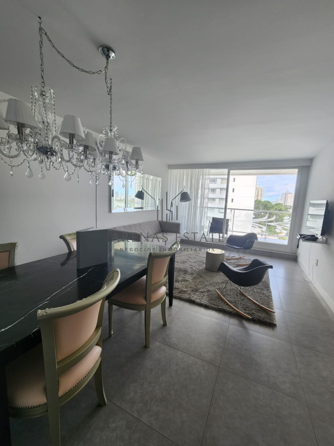 Apartamento ID.1386 - En torre con estilo unico, a pasos de Punta Shoping 1 dormitorio y medio en venta. Torre Yoo