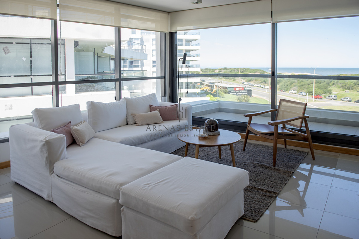 Apartamento ID.2052 - Penthouse frente al mar en venta en Blue Bird, 3 dormitorios en suite. Punta del este