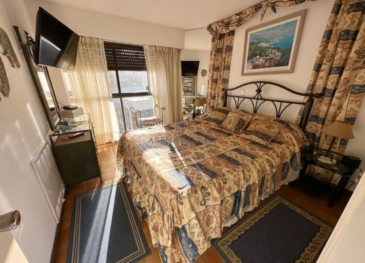 Apartamento ID.3281 - Vende Apartamento frente al mar en Brava, Punta del Este de 2 dormitorios.