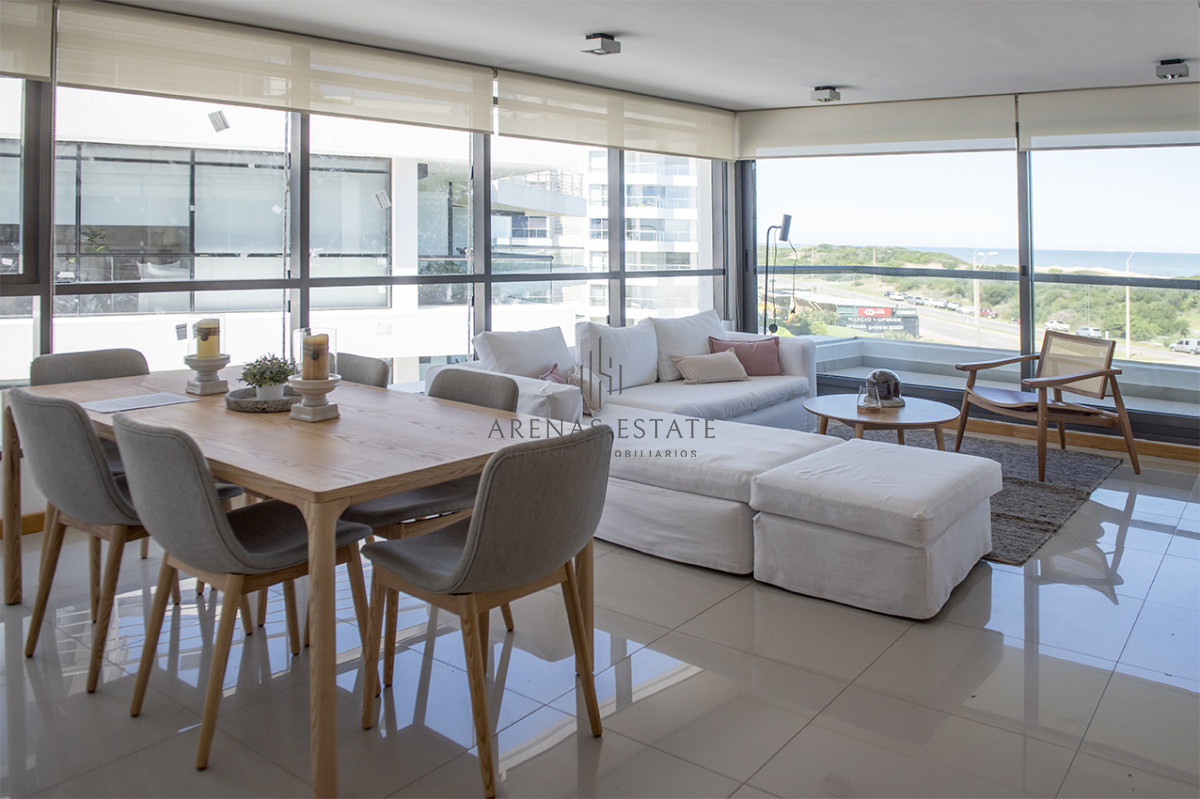 Apartamento ID.2052 - Penthouse frente al mar en venta en Blue Bird, 3 dormitorios en suite. Punta del este