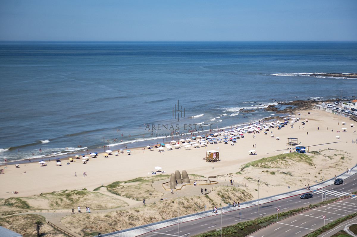 Apartamento ID.3684 - Hermoso Pent-house en torre Imperiale ,venta en zona de la Brava.