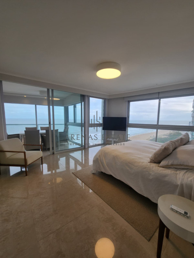 Apartamento ID.3470 - Departamento d 3 dormitoios + dependencia en venta en Playa Brava