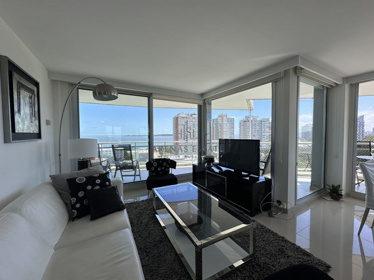 Apartamento ID.3489 - Vende Apartamento de 3 dormitorios en Sunrise Tower, Punta del Este 