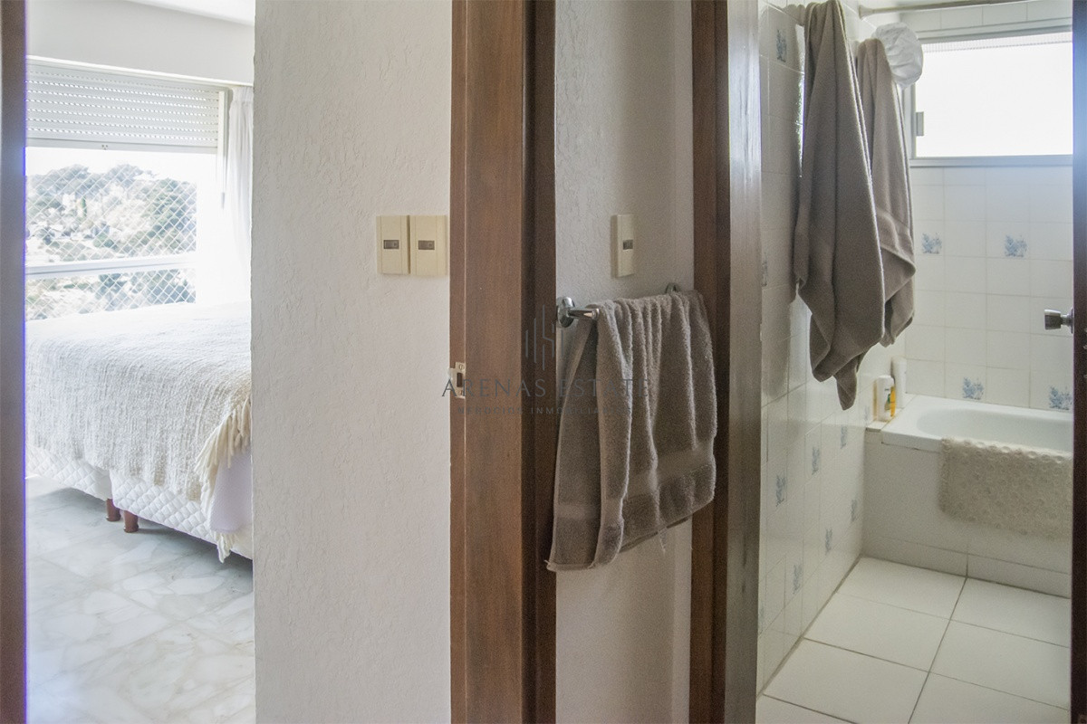 Apartamento ID.2541 - Apartamento en venta, Torre Fragata con hermosa vista al mar.