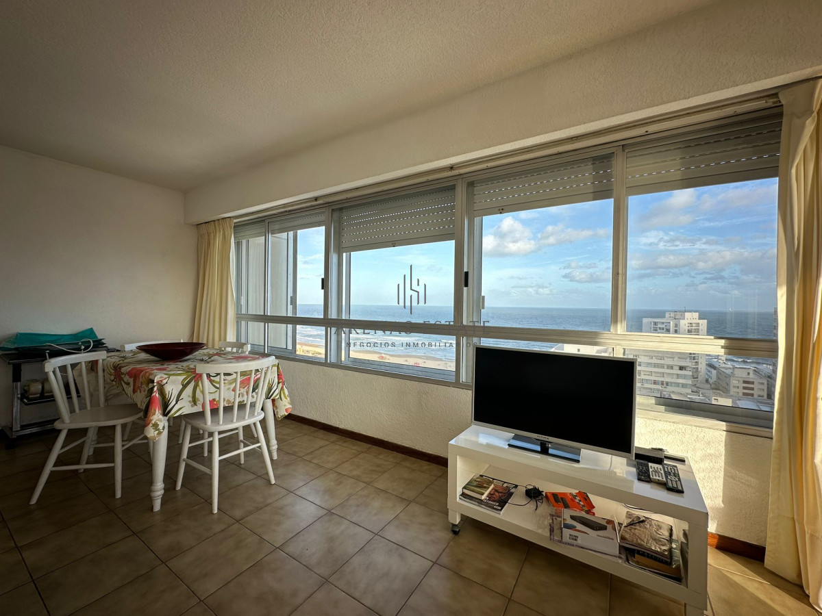Apartamento ID.3791 - Vende apartamento de 3 dormitorios en Torre Gattas, Punta del Este 