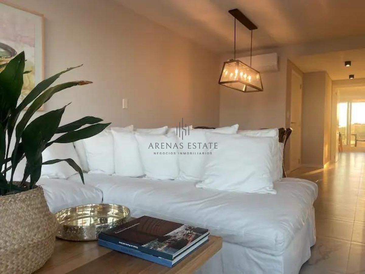 Apartamento ID.3359 - Vende apartamento con vista al mar de 3 suites, en Mansa- Punta del Este.
