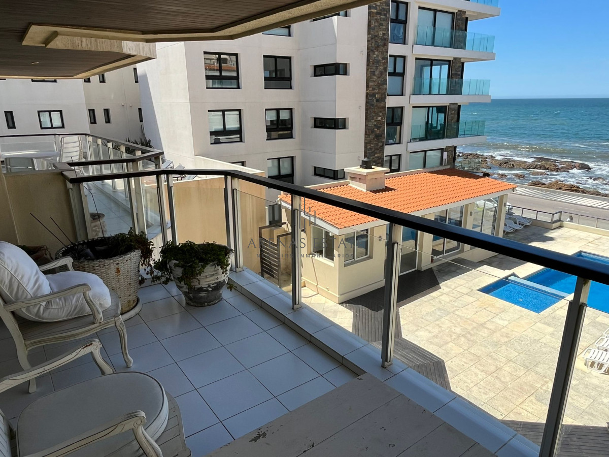 Apartamento ID.3803 - Apartamento de 3 dormitorios en Peninsula, Punta del Este