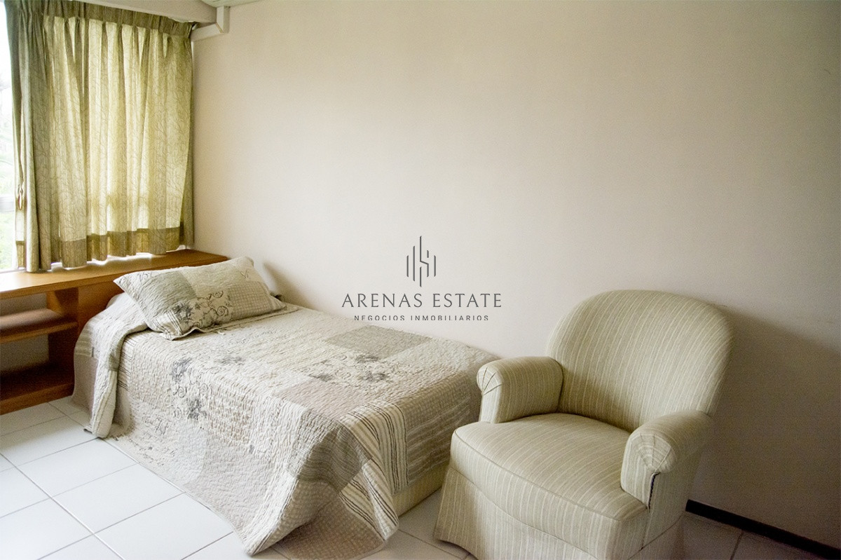Apartamento ID.2984 - Departamentos en venta de 3 dormitorios Frente al Puerto , Punta del este 