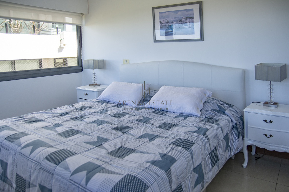 Apartamento ID.3477 - Hermoso departamento en venta, 3 dormitorios + dep. Frente al mar. 