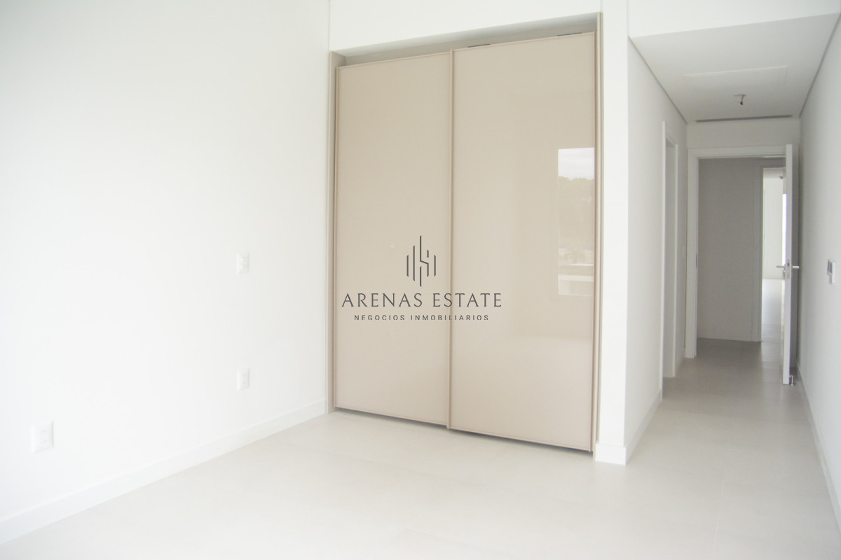Apartamento ID.4210 - Vistas panoramicas de Playa Brava, Departamento de 3 dormitorios en venta. Torre Le Parc
